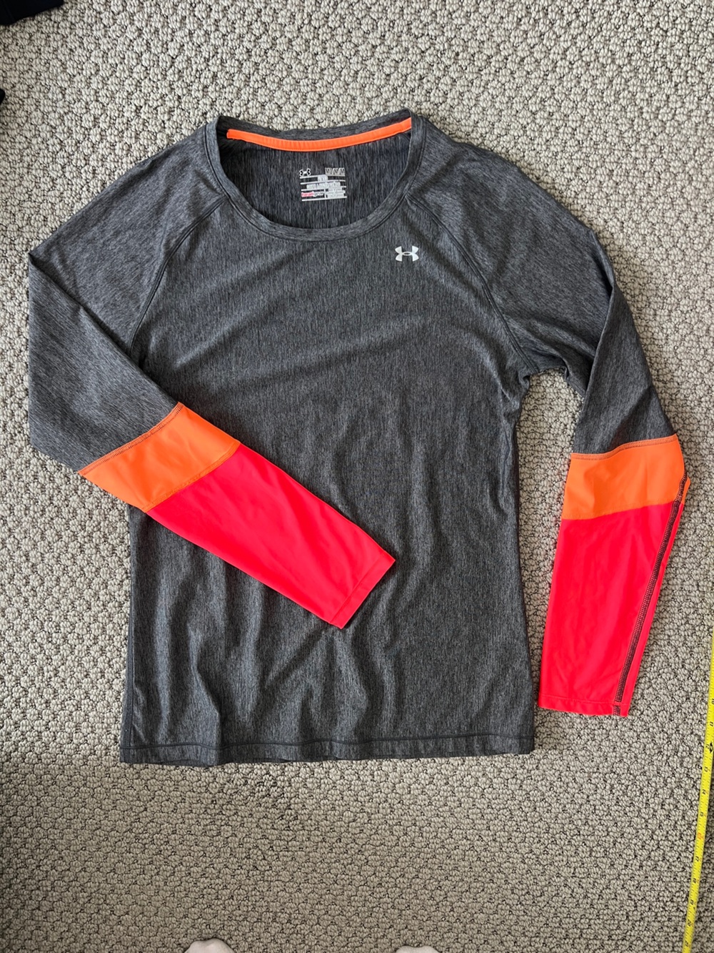 Under Armour Gray Long Sleeve Top with Neon Trim size medium